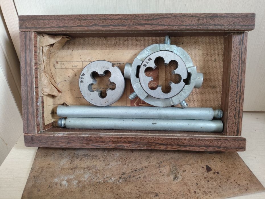 Набор лерок с плашкодержателем СССР