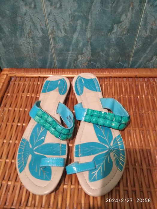 Шлепанцы со стразами р 40 стелька 25,5 см Next