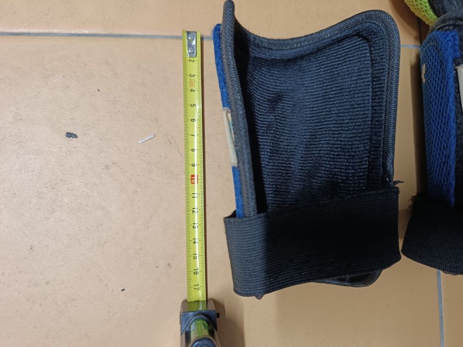 Proteções hóquei em patins (luvas, joelheiras e caneleiras)