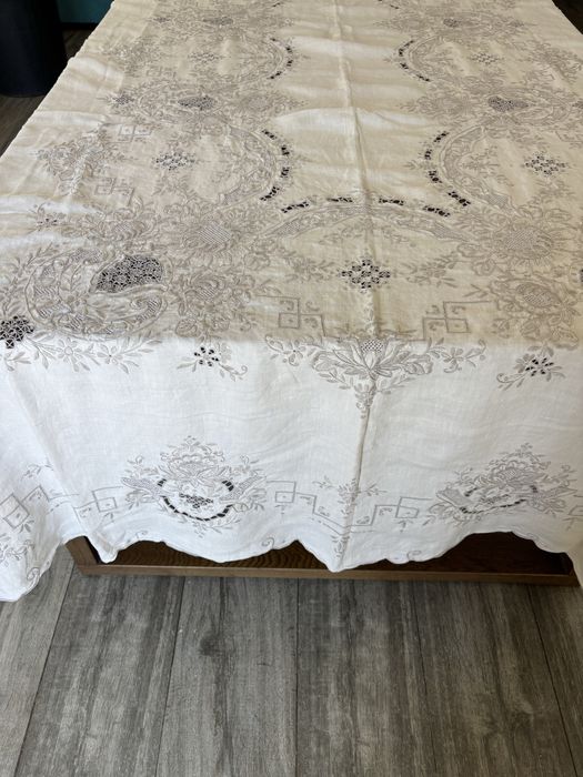 Toalha de mesa grande em linho com bordado feito à mão 394x175