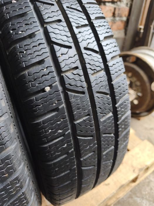 Шини 205/65/16с Pirelli