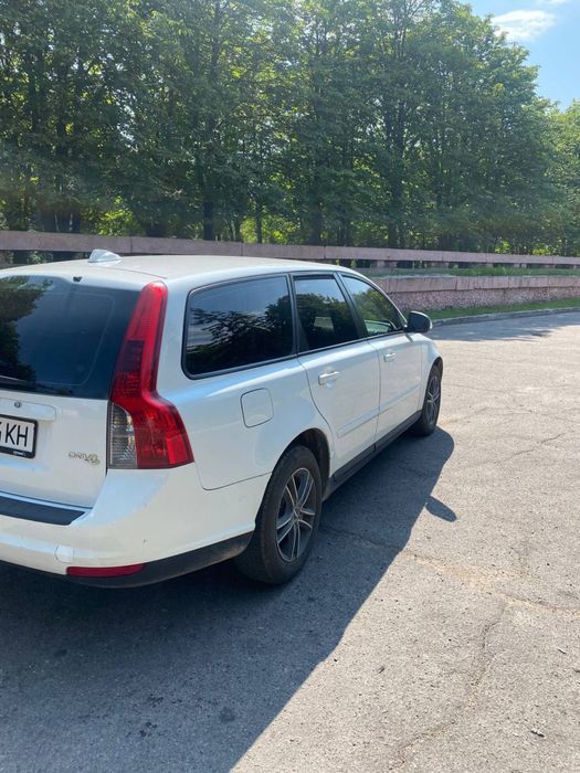 Volvo V50 2010 VIN YV1MW76F2B2611111 фото оголошення 4 з 8
