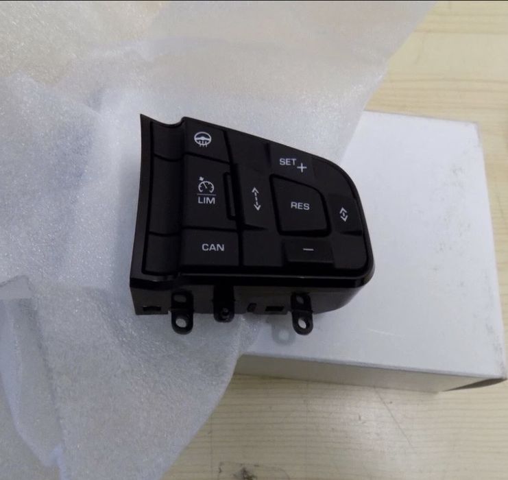 Кнопки руля LR discovery sport для активного круїз контролю (праві)