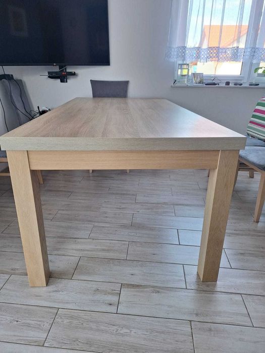 Stół jadalniany + 8 krzeseł