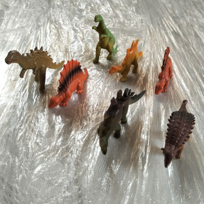 Динозаври фігури
