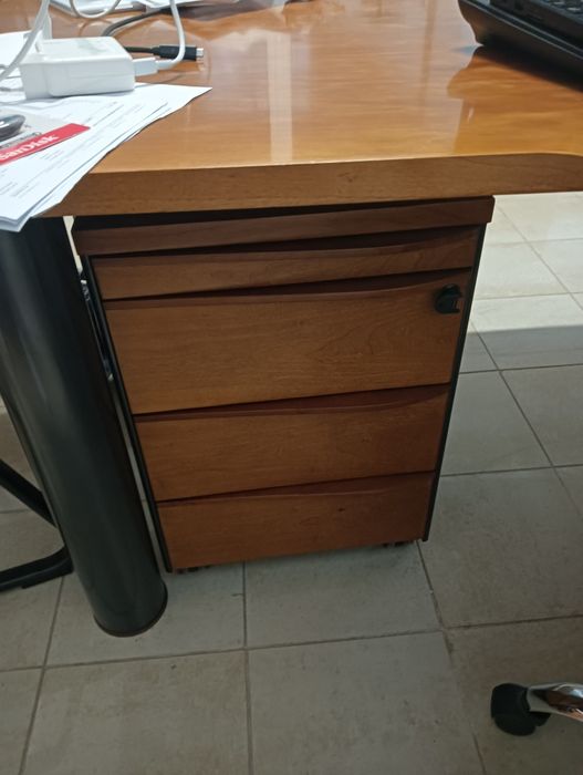 Mobiliário escritório usado