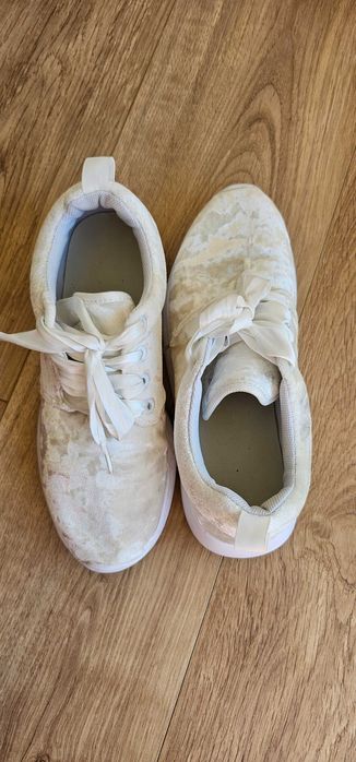 Sapatilhas Veludo Brancas 39