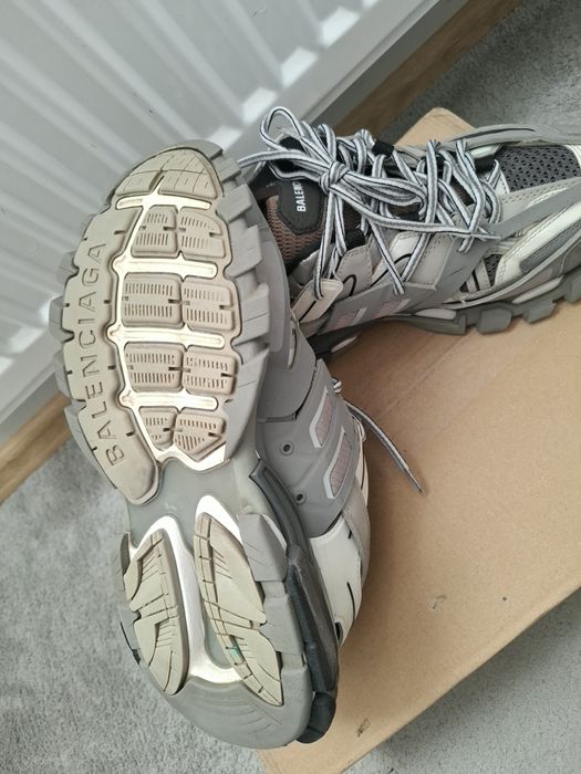 Balenciaga track led