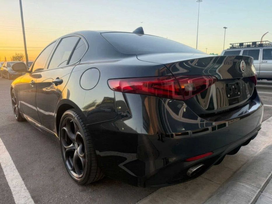 Alfa Romeo Giulia      2018