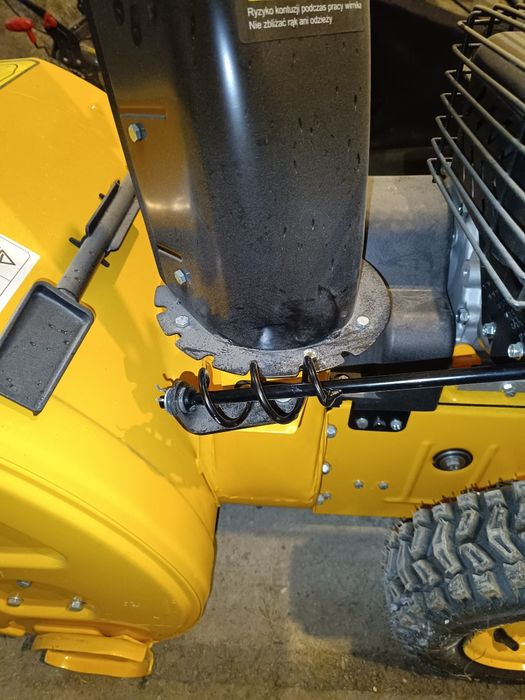 Odśnieżarka mocna snowclaw 6.5KM z łatwością poradzi sobie z dużym śni