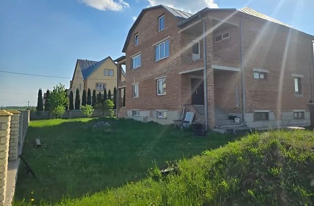 Продаж дуплекса в Байківцях