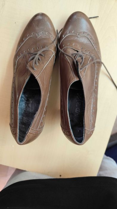 Sapatos de mulher, número 39