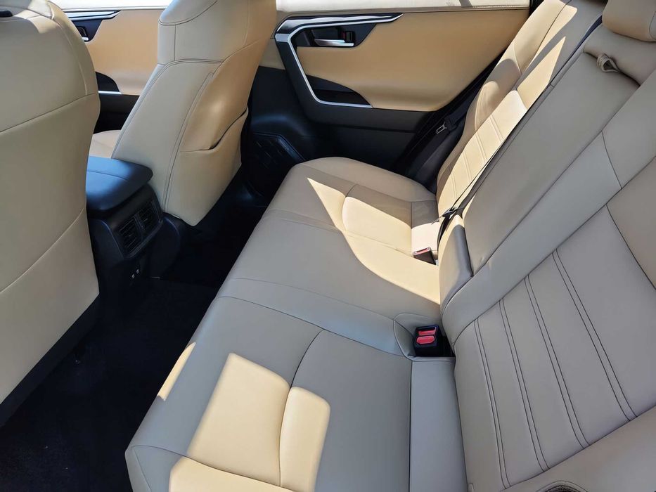 Toyota RAV4 Limited      2021