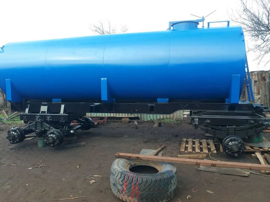 Тракторні бочки МЖТ-3 / МЖТ-6 / МЖТ-8 / МЖТ-10 / МЖТ-11 / МЖТ-12 / МЖТ-16 / МЖТ-22 / МЖТ-24 та напівпричепи-цистерни, асенізаційні машини від заводу |