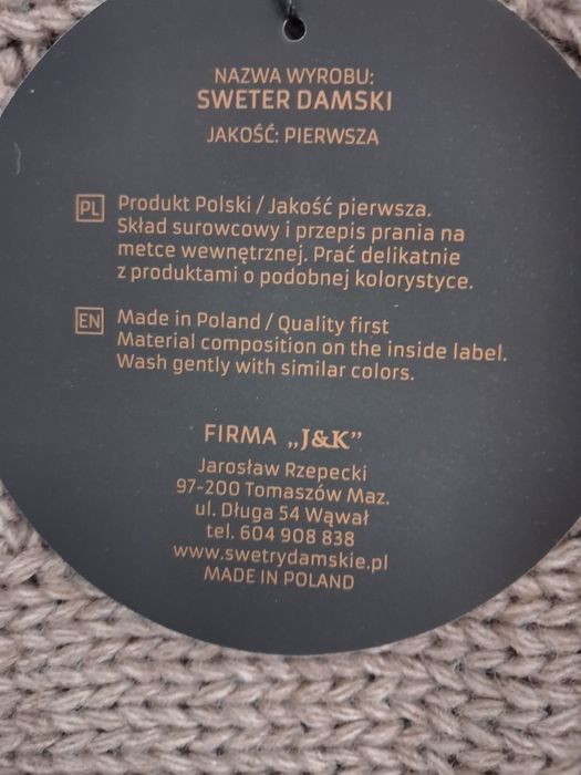 Piękny sweter z kapturem