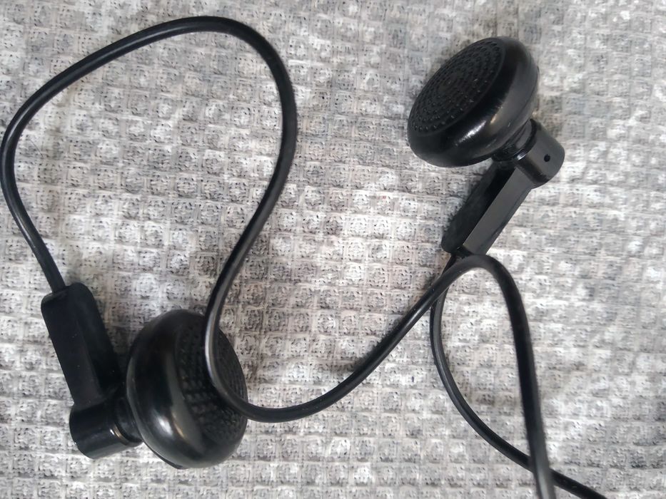 Продажа_Обмен_LG_Наушники _навушники_LG_ б/у.