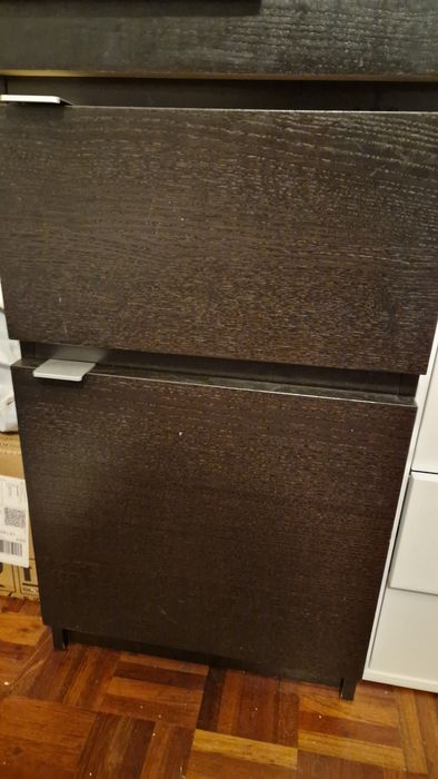 Secretária IKEA modelo JONAS (2011)