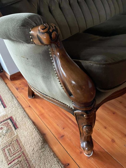 Stylowa sofa w stylu Ludwika XVI, ciemna zieleń