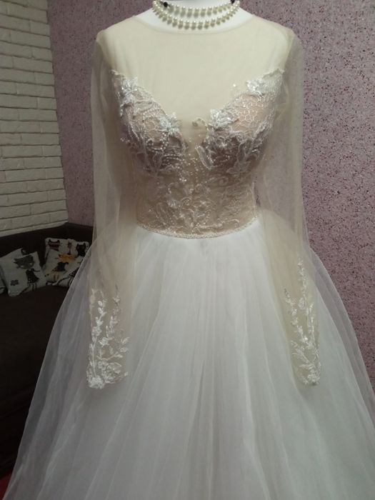 Весільна сукня р.36