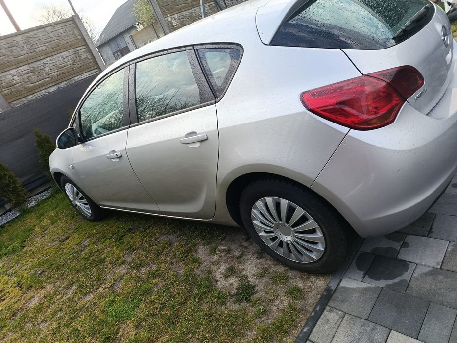 Opel Astra J 2010r
