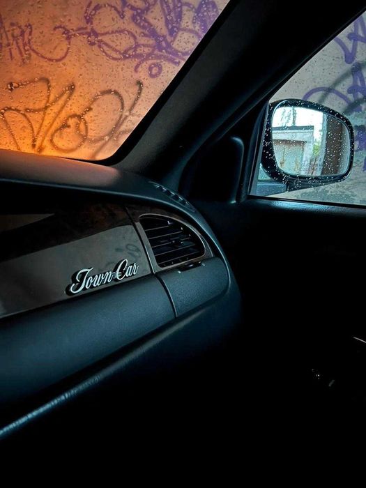 Lincoln Town Car 1999 VIN 1LNHM81W1XY691703 фото оголошення 11 з 14