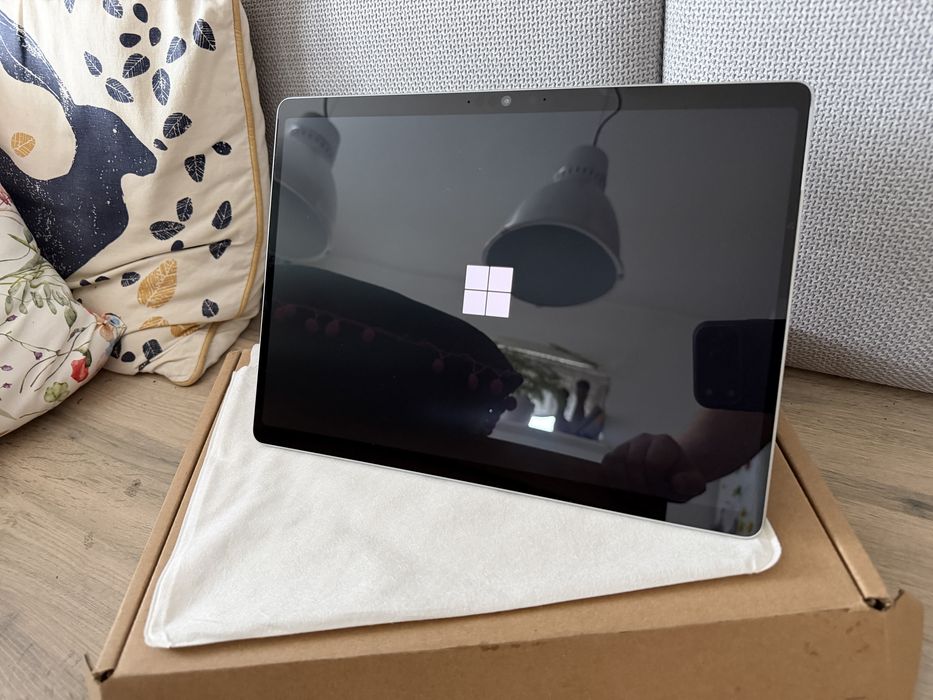 Nowy Microsoft Surface Pro Snapdragon  X Elite 16gb 512gb model: 2085