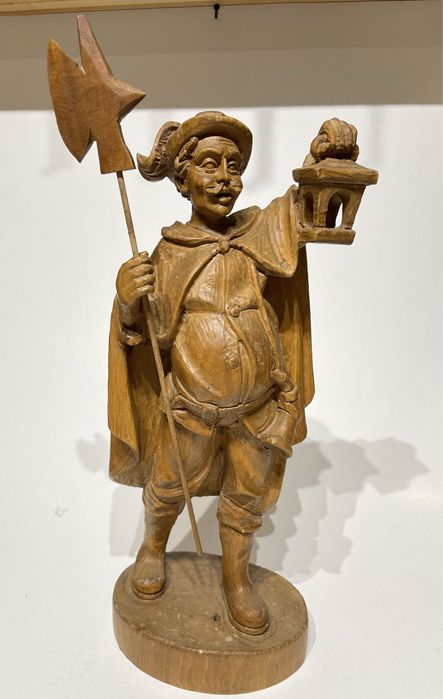 Rzezba z drewna figurka drewniana