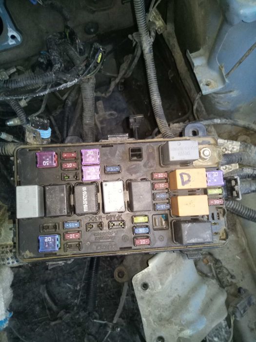 Блок запобіжників Шевроле Авео