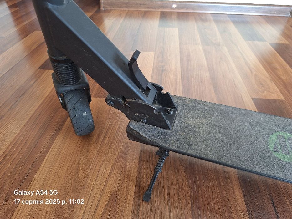 Електросамокат M-SCOOTER