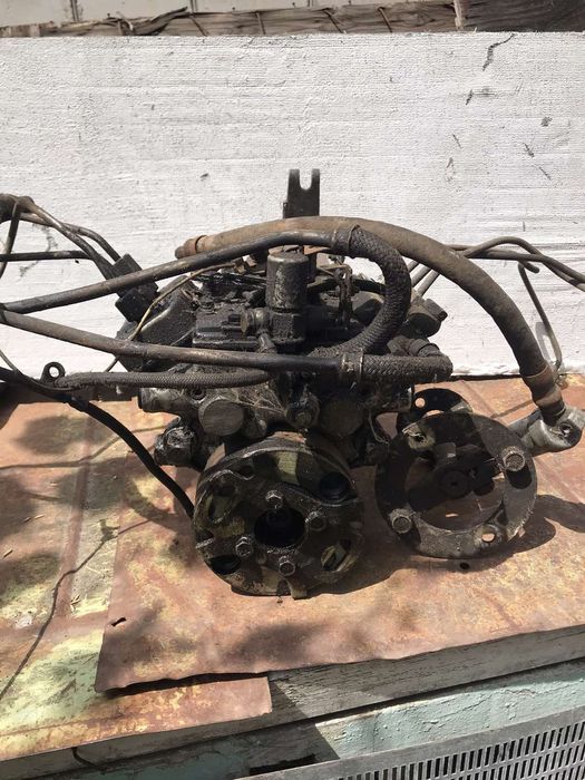 Топливний насос ЯМЗ 642 .