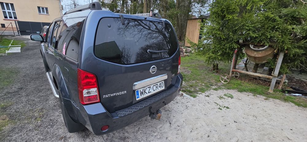 Nissan Pathfinder 2.5 diesel• automat• kamera •  7 osobowy