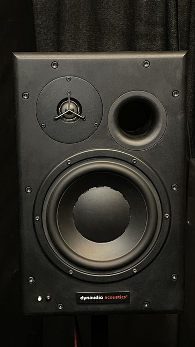 Продам пару студійних моніторів Dynaudio BM15A