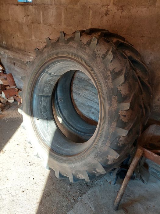 Opony 13.6r38  2 sztuki