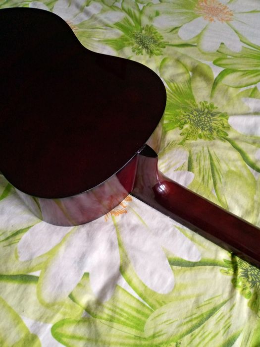 Продам гітару акустичну