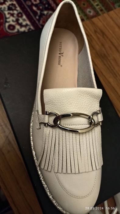 Продам туфлі лофери.