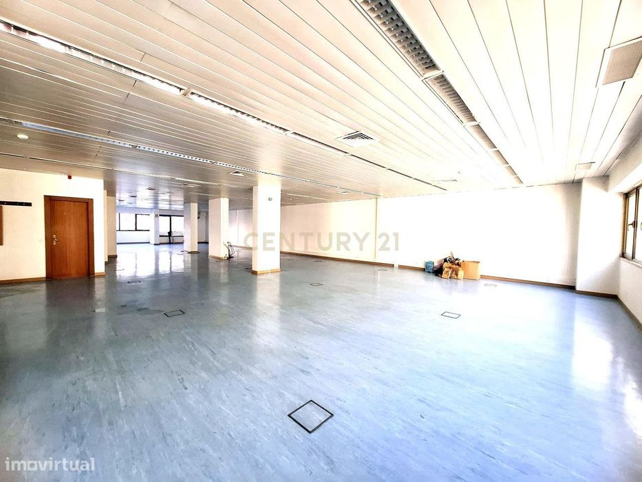 Escritório de 217 m² com  Estacionamento – Laranjeiras