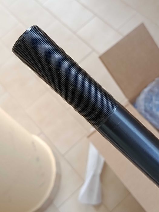 Suspensão  com rosca  1"1-8-25,4   -disc 28"  :Ø25,4 mm x 28".