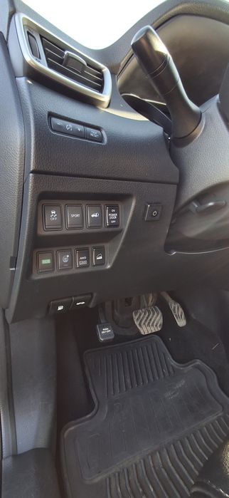 Продам свою машину Nissan Rogue 2015года