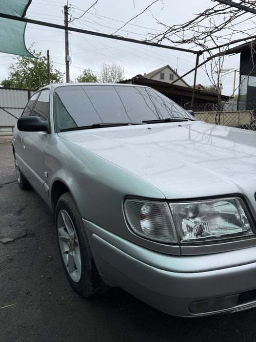 Продам Audi 100c4
