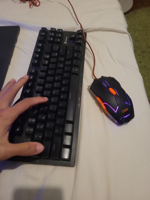 Kit Gamer OEX: Teclado Switch Blue(Mecânico)RGB + Mouse-Rato Semi-Novo