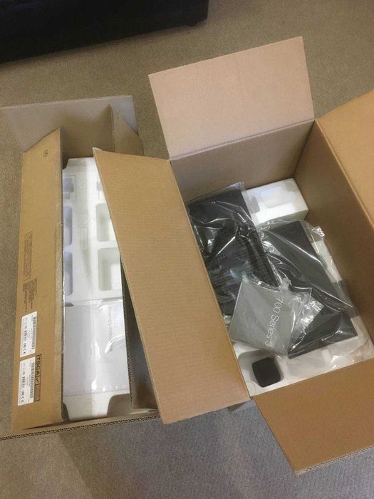 Акустичні системи Bowers & Wilkins 705 S3 зі стендами B&W FS-700 S3