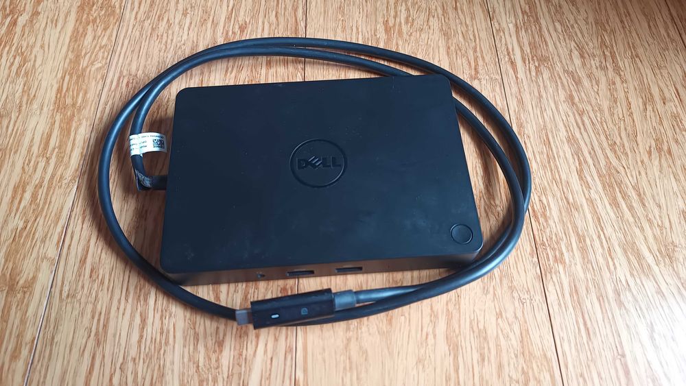 Stacja dokująca DELL WD15 - uszkodzony kabel USB-C