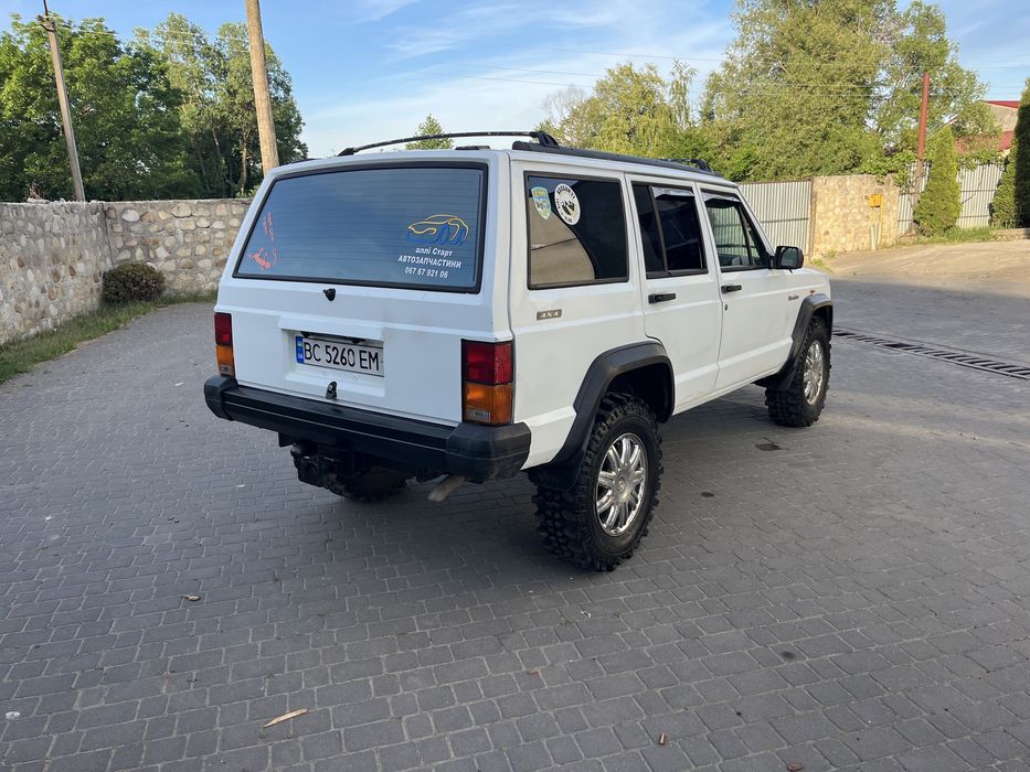 Jeep Cherokee 2,5 газ/бенз