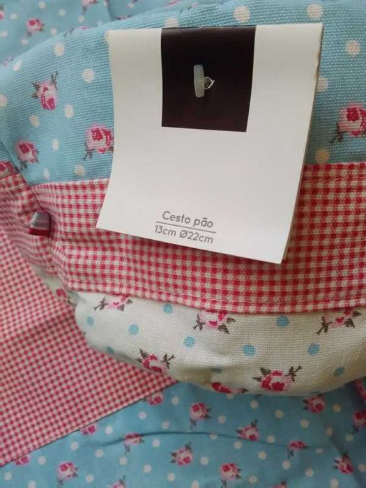 Apron and Bread Basket Set64740601799170124