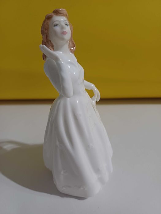 figurka porcelanowa "Joy" - Royal Doulton HN3875