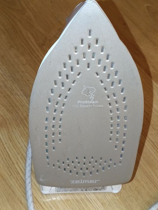 Продам утюг Zelmer navigator