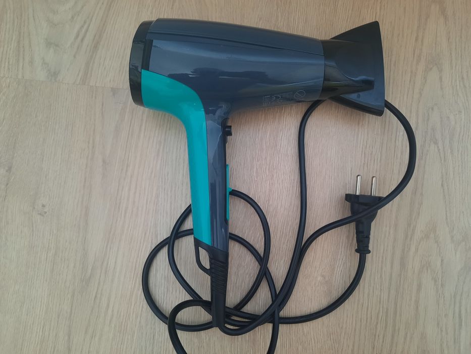 Продам фен Philips