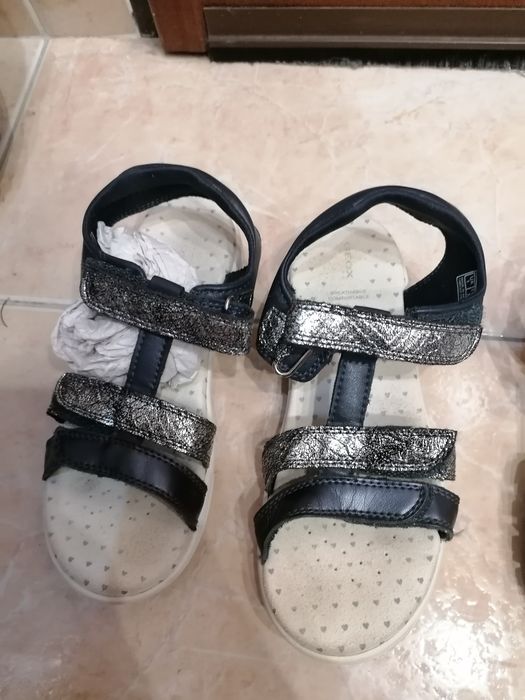 Sandálias n 33 geox