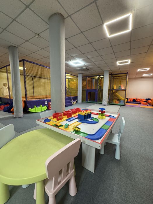 Продаж дитячого розважального закладу в центрі