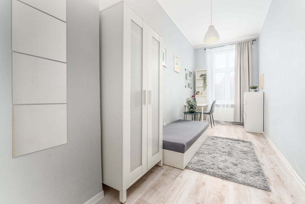 Przestronny pokój w damskim mieszkaniu, ul. Dubois 3, blisko Pl.Rodła